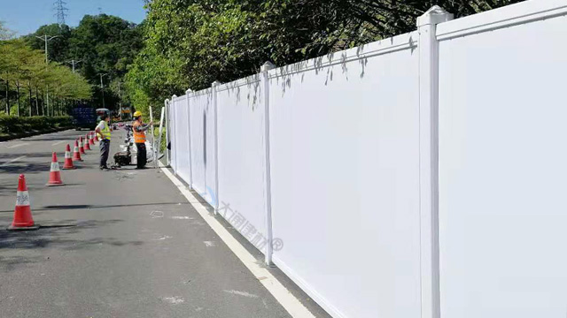 道路施工PVC圍擋-市政標(biāo)準(zhǔn)PVC圍擋工程案例<